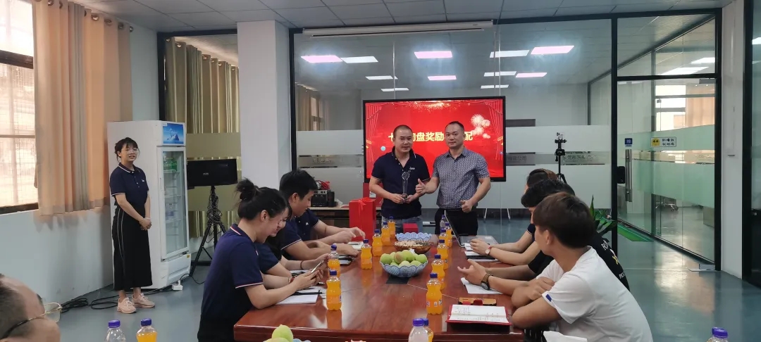 1633501003953086.jpg 640.webp (3).jpg